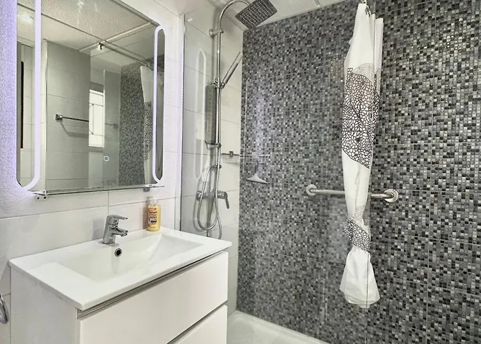 Bright With Pool & Garden View Ref C014 ロスクリスティアーノス