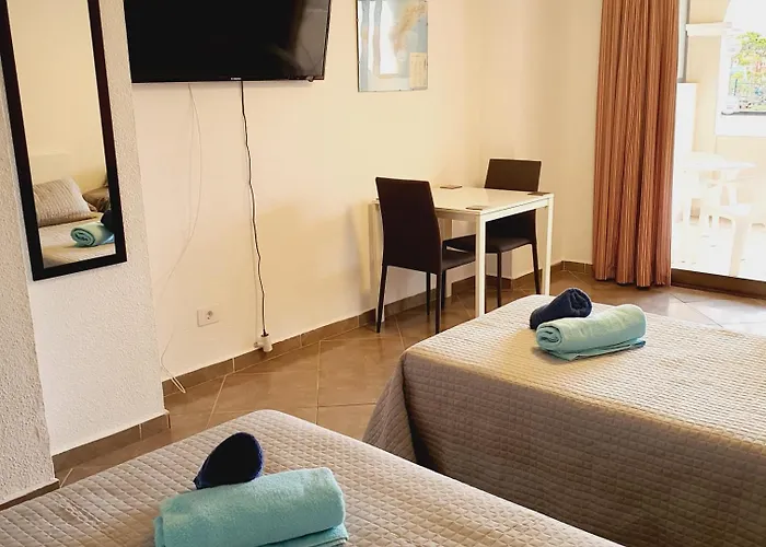 Bright With Pool & Garden View Ref C014 아파트