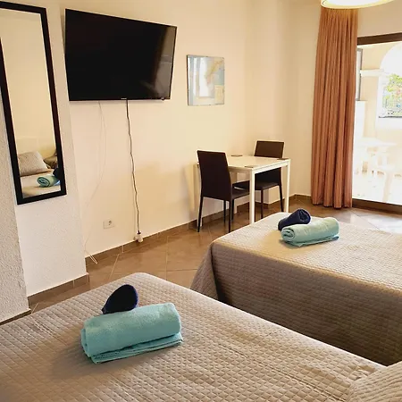 Bright With Pool & Garden View Ref C014 Appartement