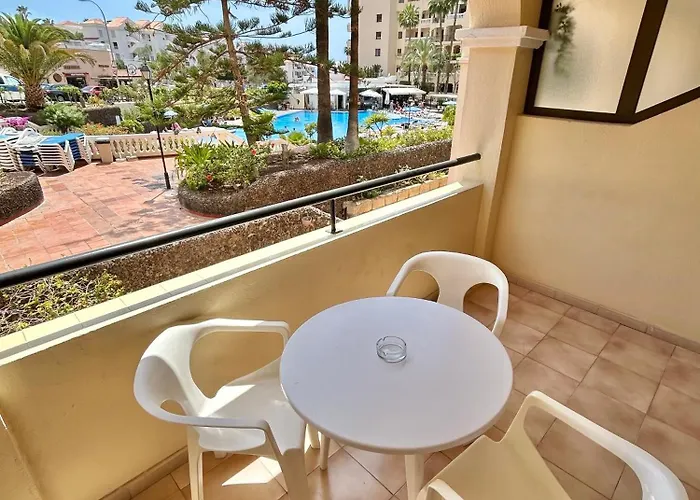 Bright With Pool & Garden View Ref C014 * Los Cristianos (Tenerife)