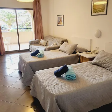 Bright With Pool & Garden View Ref C014 *